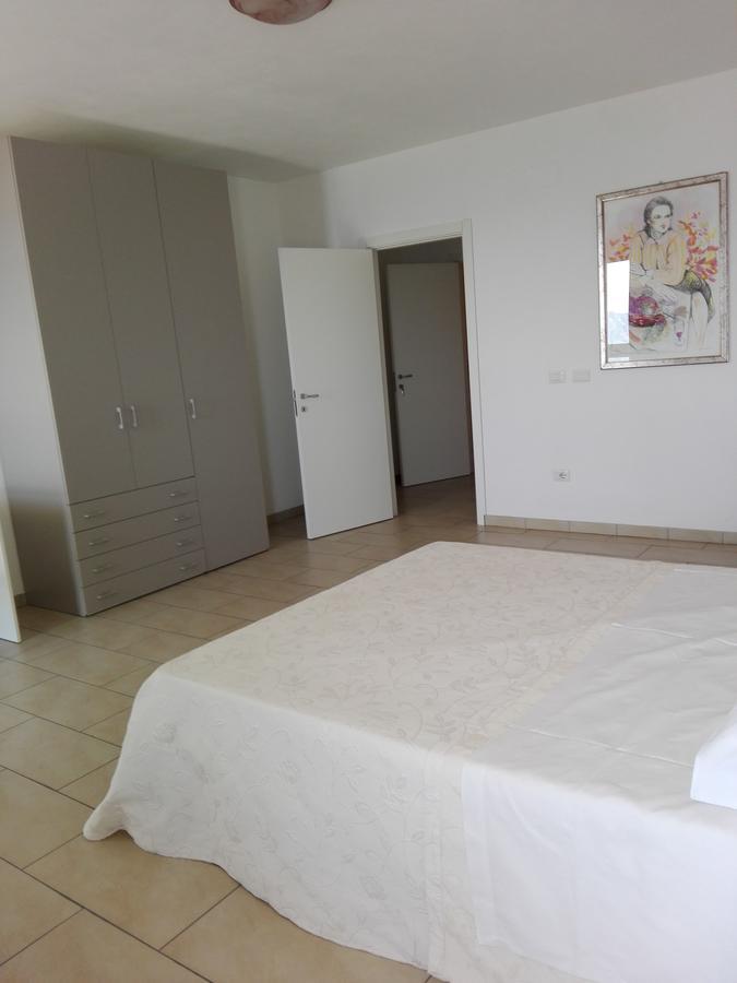 レトイアンニ La Nave Sul Mare Di Taormina Bed & Breakfast エクステリア 写真