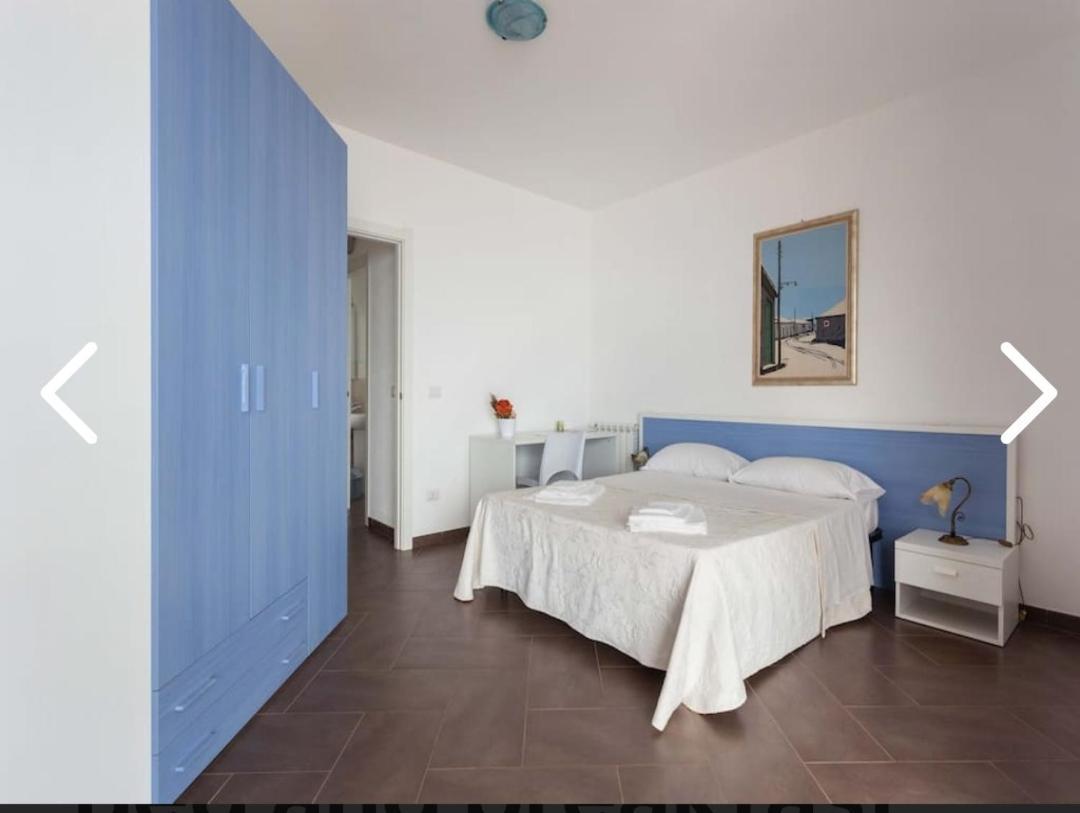 レトイアンニ La Nave Sul Mare Di Taormina Bed & Breakfast エクステリア 写真